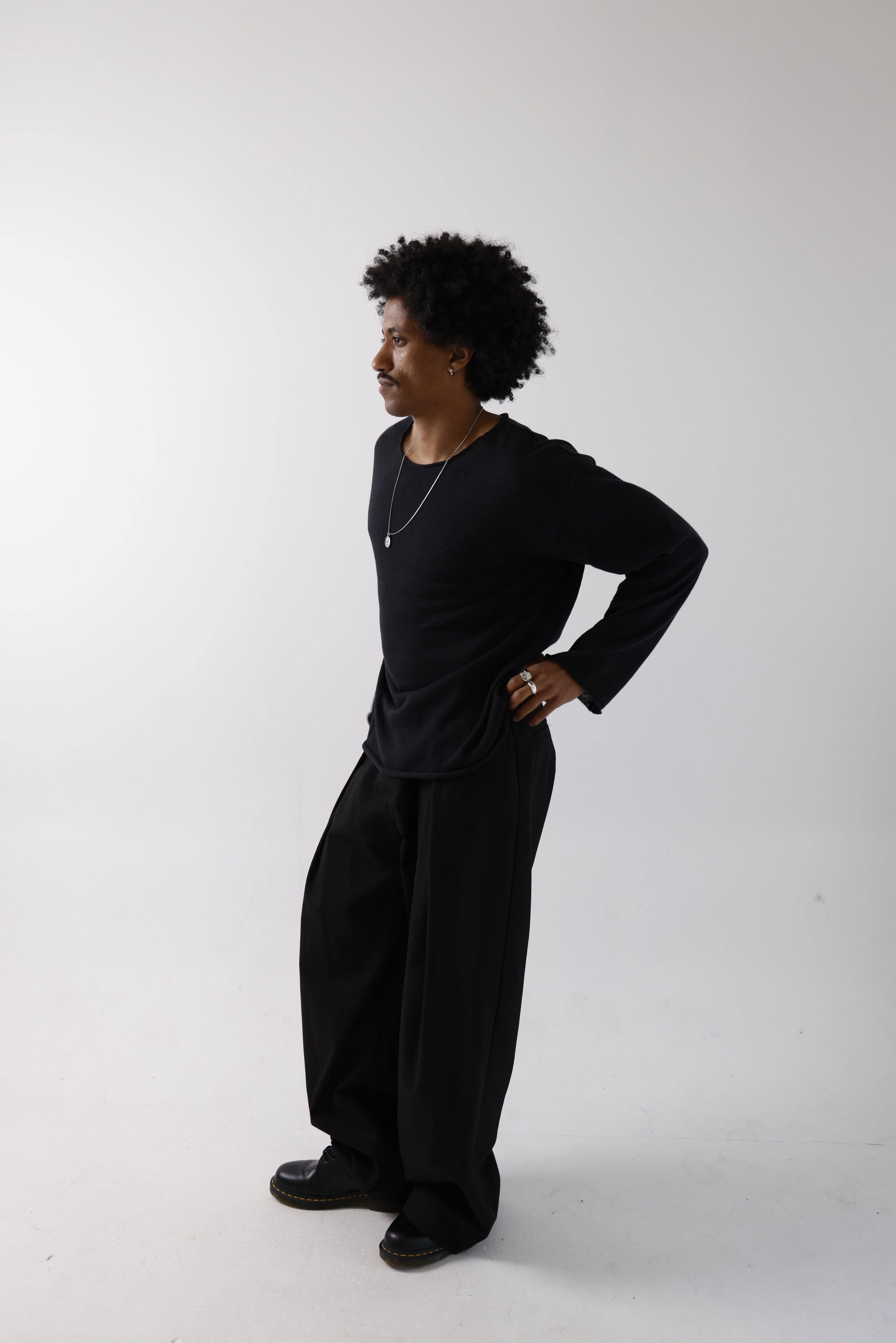 ROSERY LONG-T BLACK