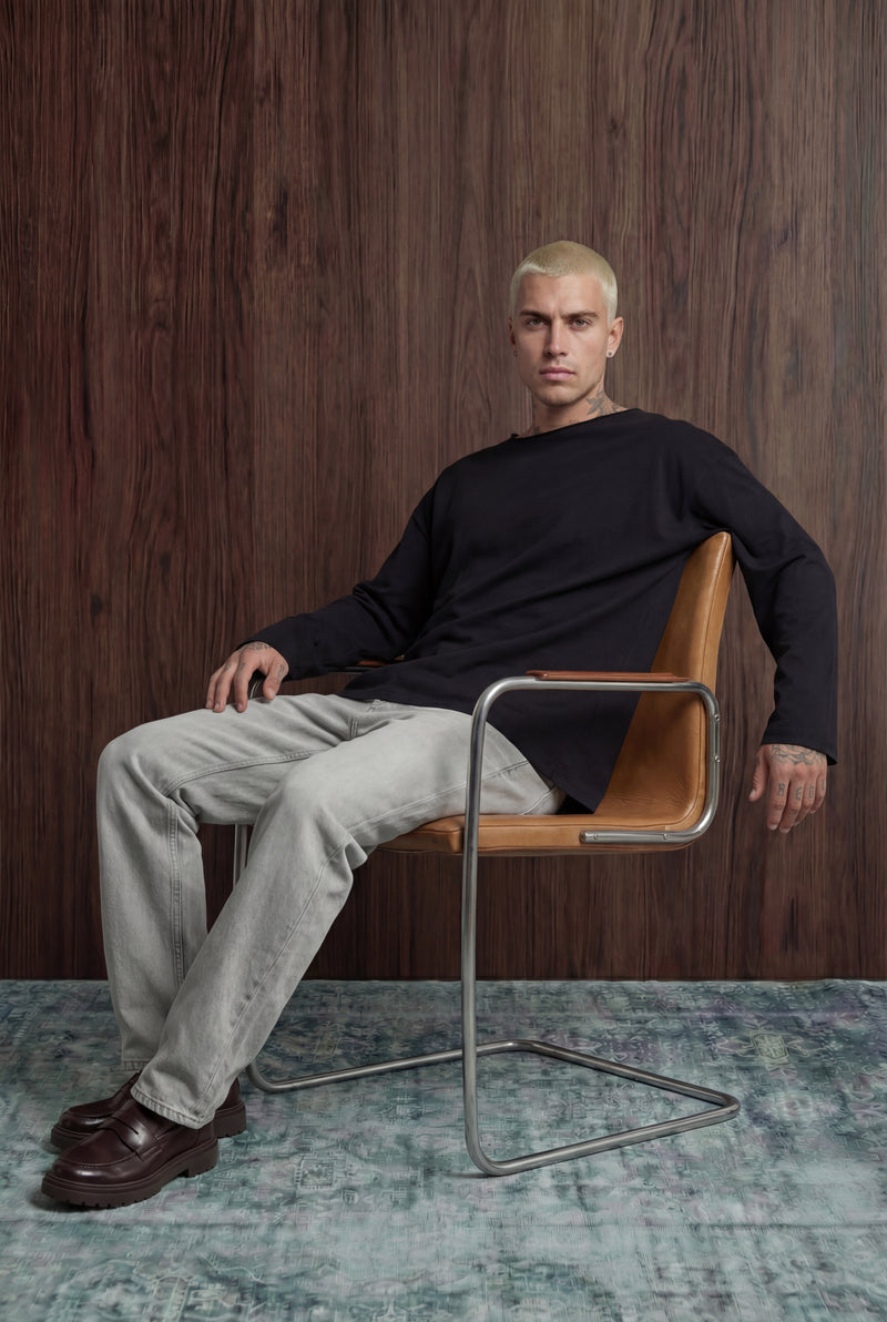 overlay: 1.89 מ׳ | 85 ק״ג | לובש מידה XL